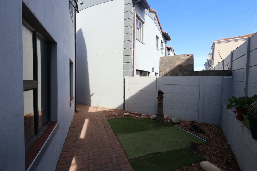 3 Bedroom Property for Sale in Parklands Western Cape